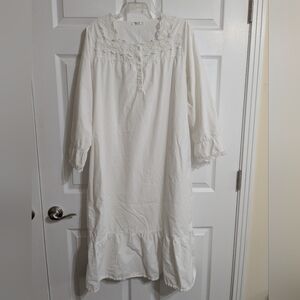 Vintage Ekouaer Women's Nightgown